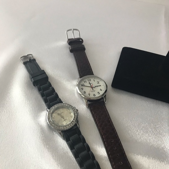 10 Fashion Watches  silver tone, gold tone, white and black - Picture 4 of 13